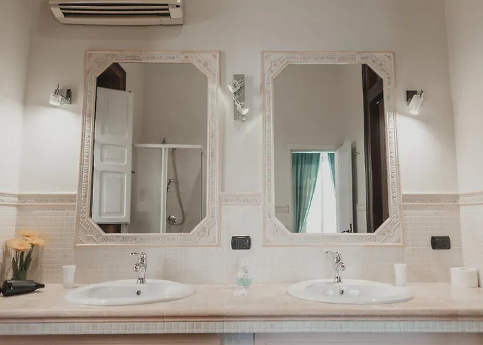 Golden House 招待所