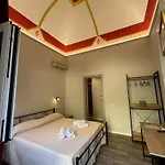 בית הארחה Golden House