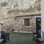 Golden House בית הארחה