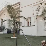Golden House צ'פאלו