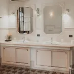 Golden House בית הארחה צ'פאלו