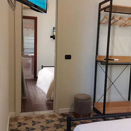 Domus Divina Guest house *