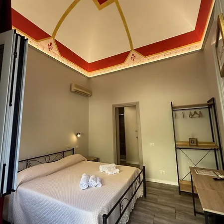 בית הארחה Golden House
