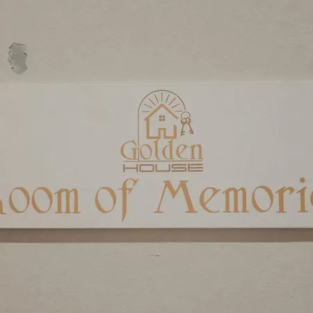 בית הארחה Golden House צ'פאלו