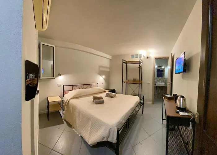 Πανσιόν Golden House Cefalù