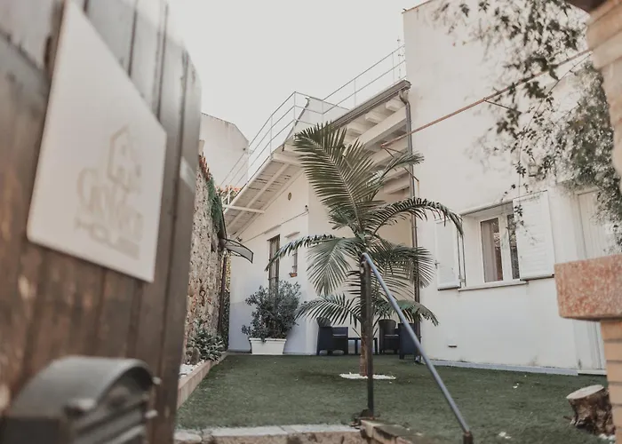 Πανσιόν Golden House 4*